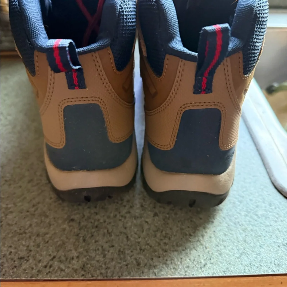 Columbia Hiking Boots - Picture 2 of 4